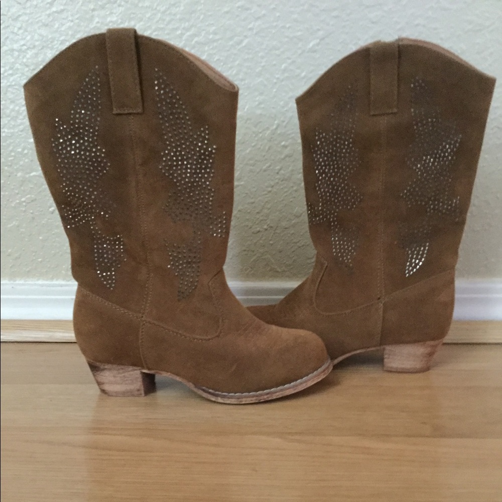 Cute girl’s cowboy boots!